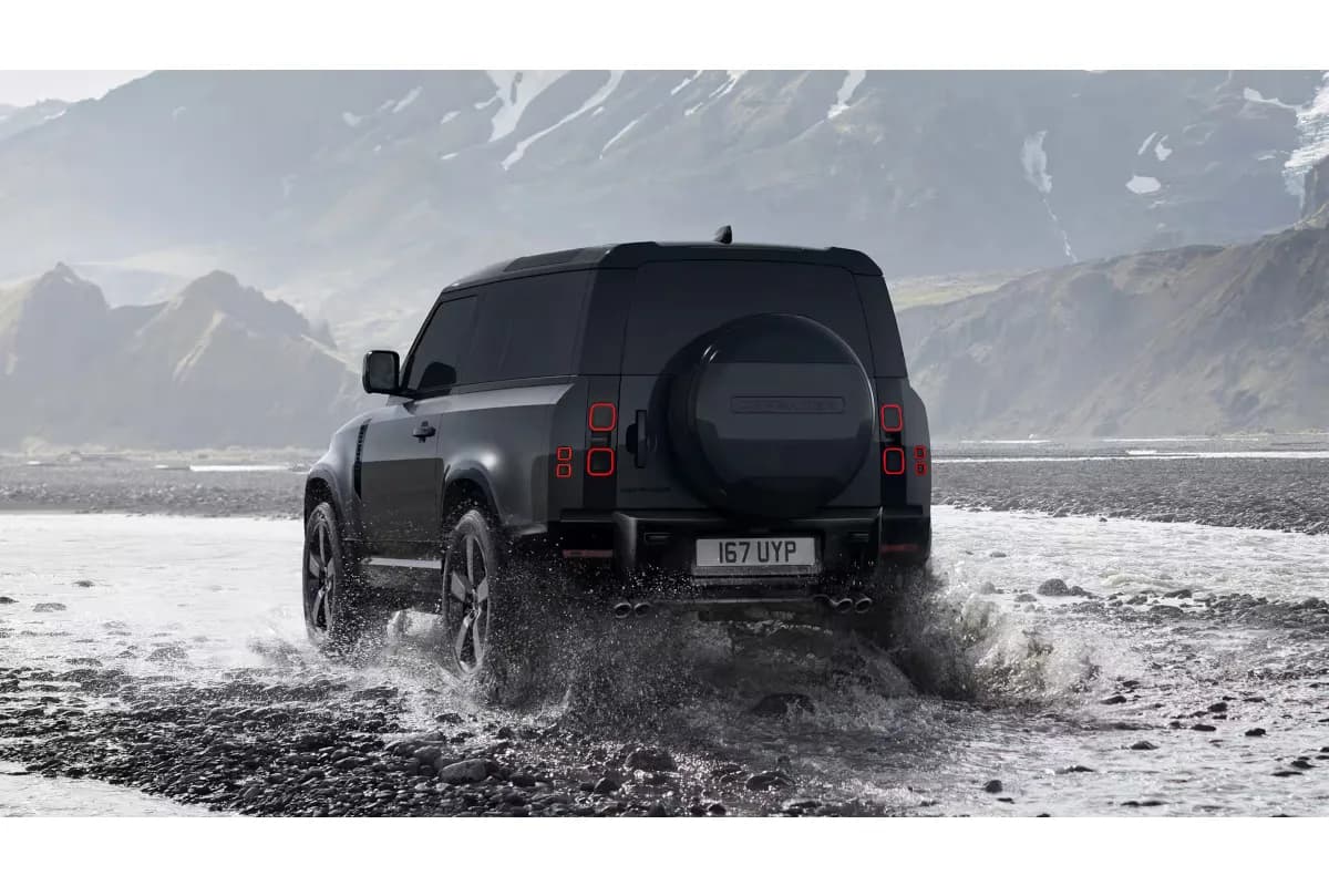 2025 Land Rover Defender 90 S